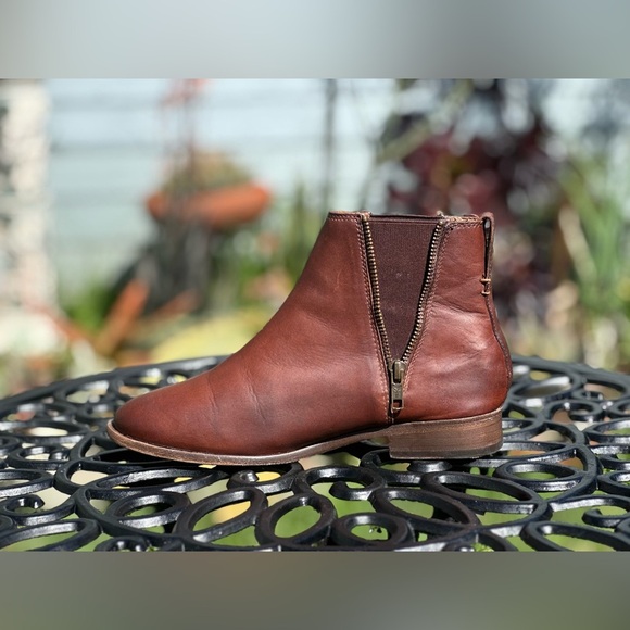 Frye — Ankle Boots - Picture 6 of 8